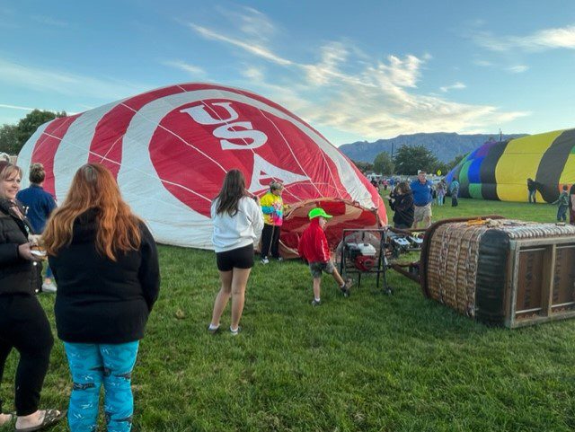 Spirit inflates during Albuquerque Aloft Friday morning at Sombra Del Monte Elementary. (Scott Albright/Neighborhood Journal)