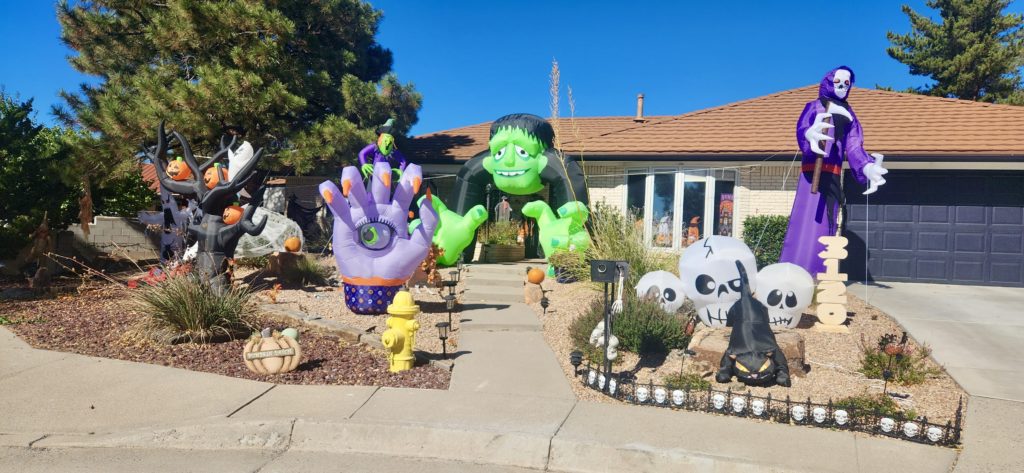 Best Halloween decorations in Northeast Heights Casa Bonita Cul-de-sac decorations