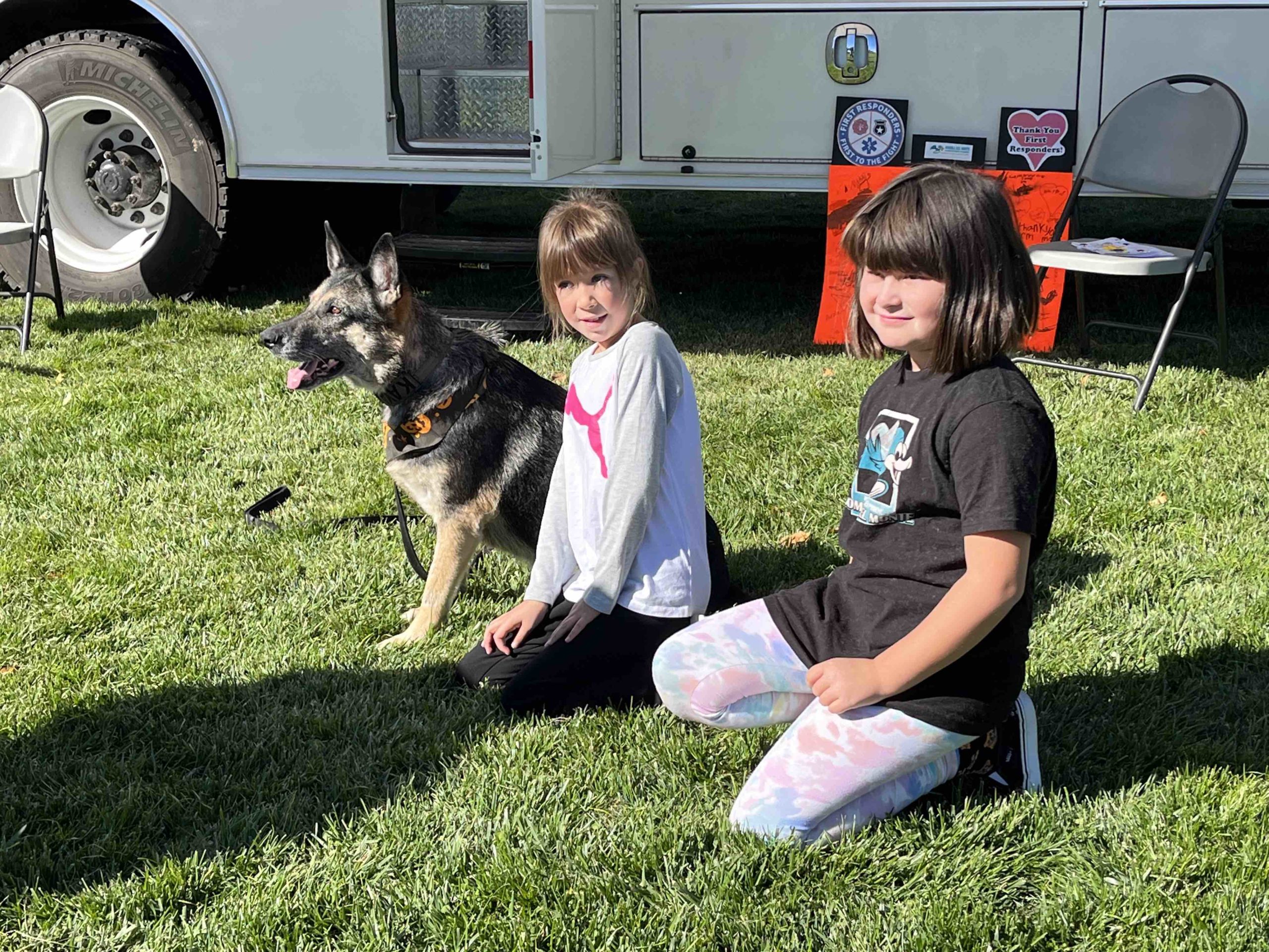 APD K9 with kids