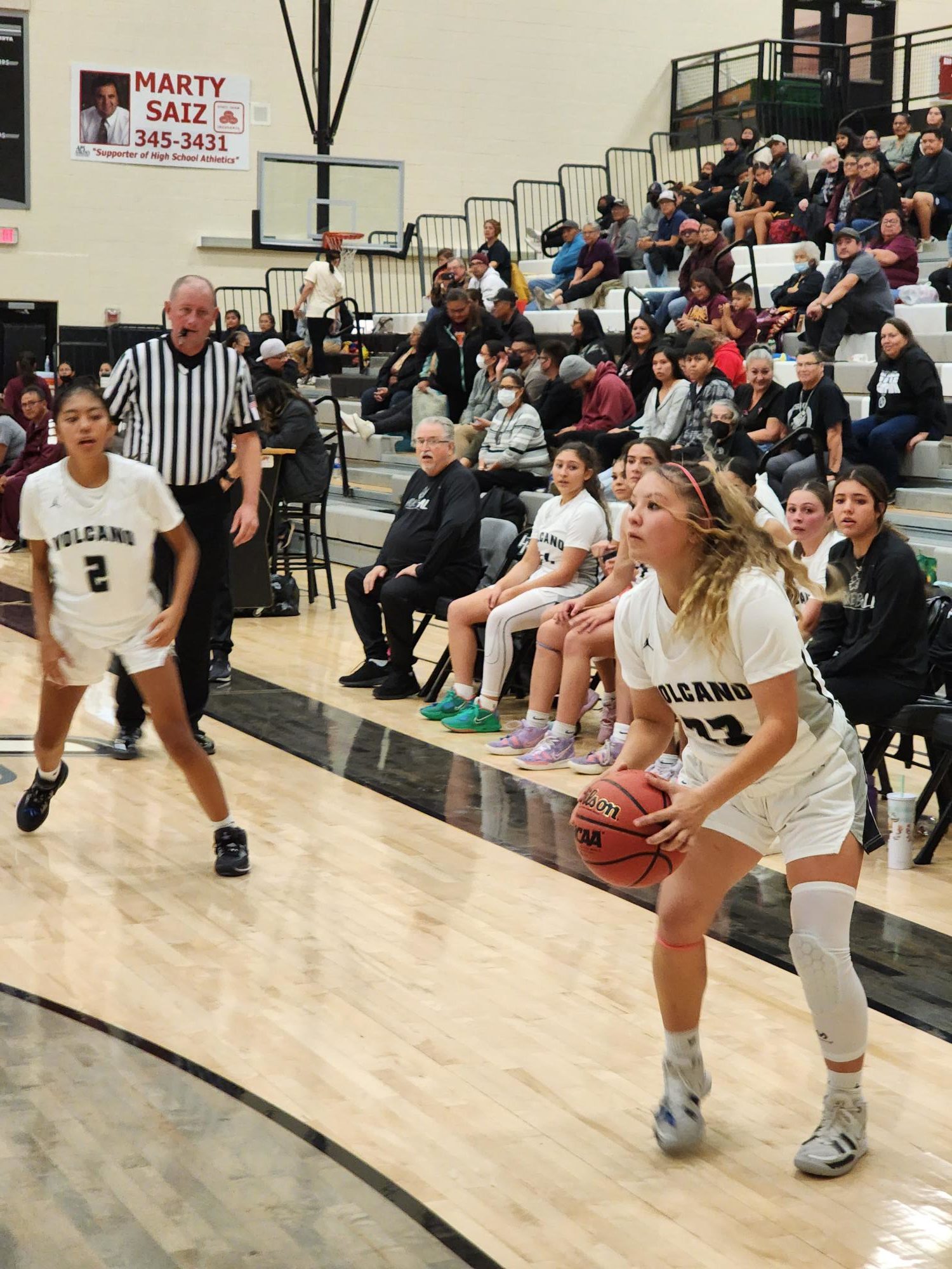 Kevin Hendricks/Neighborhood Journal.
Volcano Vista's Mila Espinoza spots up to shoot a 3 during Tuesday's game.