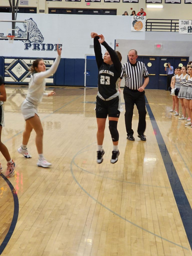 PHOTOS, VIDEO: Volcano Vista’s girls hoops gets revenge on La Cueva