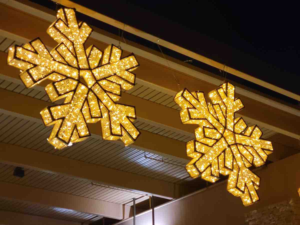 New Year's Eve 2023 Sandia Casino snowflakes